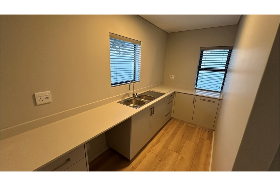 To Let 3 Bedroom Property for Rent in Lemoenkloof Western Cape